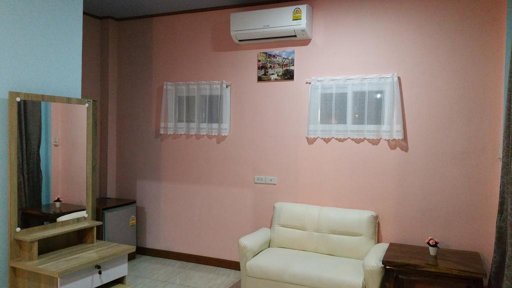 Hotel Baan Penny Phra Nakhon Si Ayutthaya Esterno foto