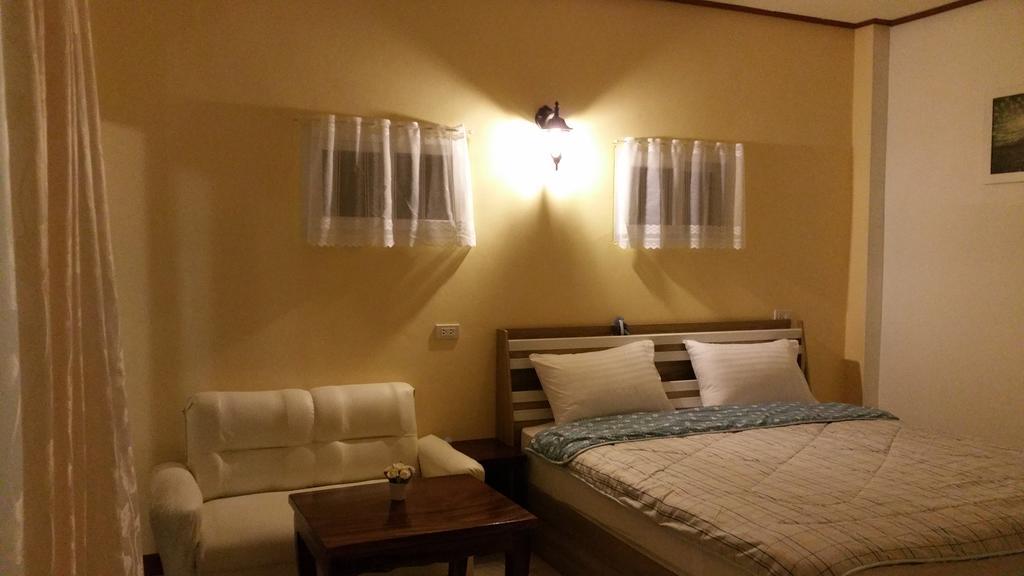 Hotel Baan Penny Phra Nakhon Si Ayutthaya Esterno foto