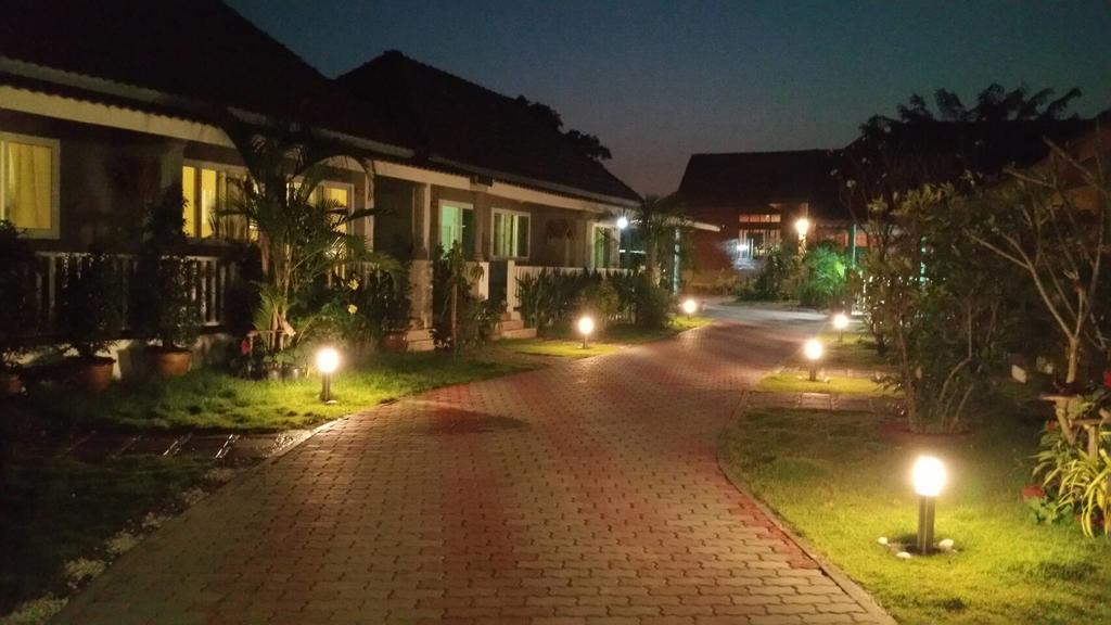 Hotel Baan Penny Phra Nakhon Si Ayutthaya Esterno foto