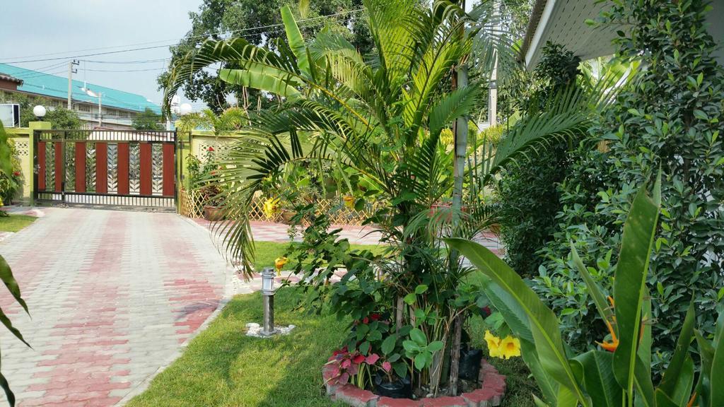 Hotel Baan Penny Phra Nakhon Si Ayutthaya Esterno foto