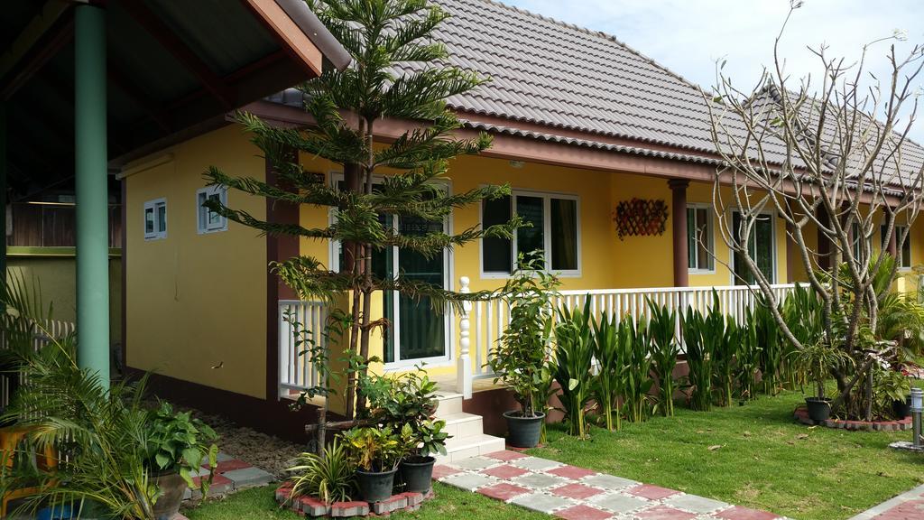 Hotel Baan Penny Phra Nakhon Si Ayutthaya Esterno foto