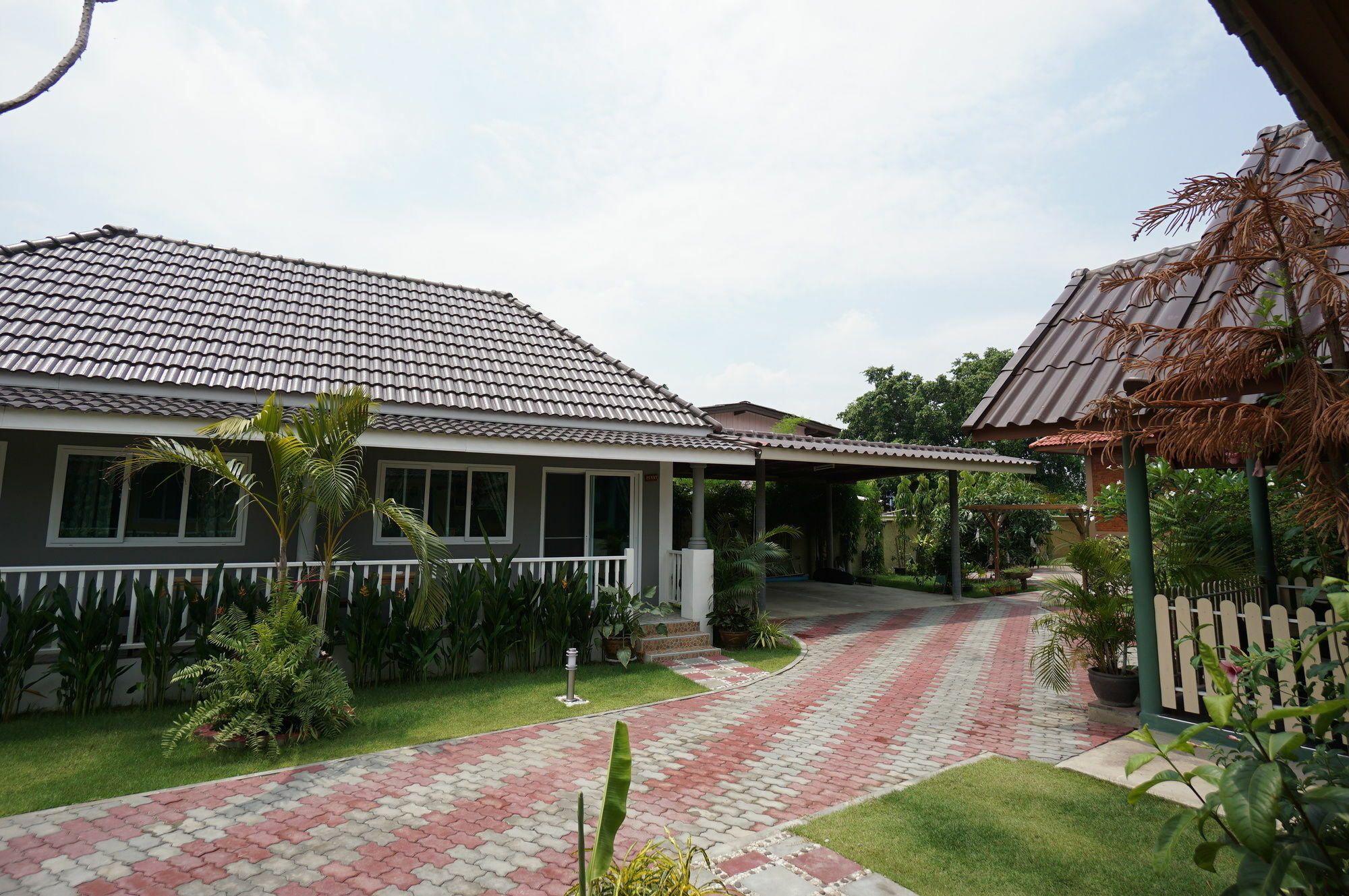 Hotel Baan Penny Phra Nakhon Si Ayutthaya Esterno foto